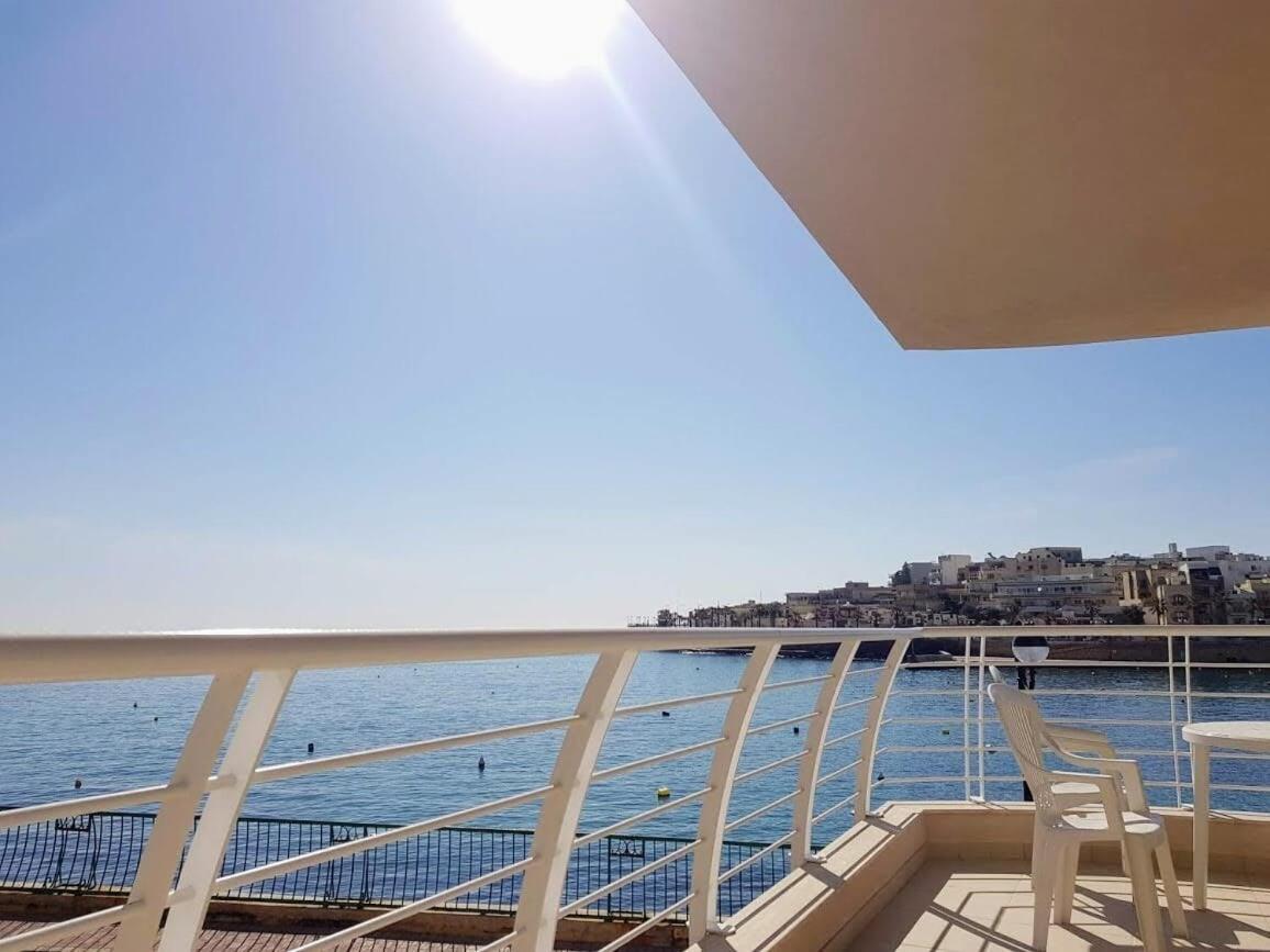 Riviera Holiday Apartments - Seafront - Wifi Marsaskala Room photo