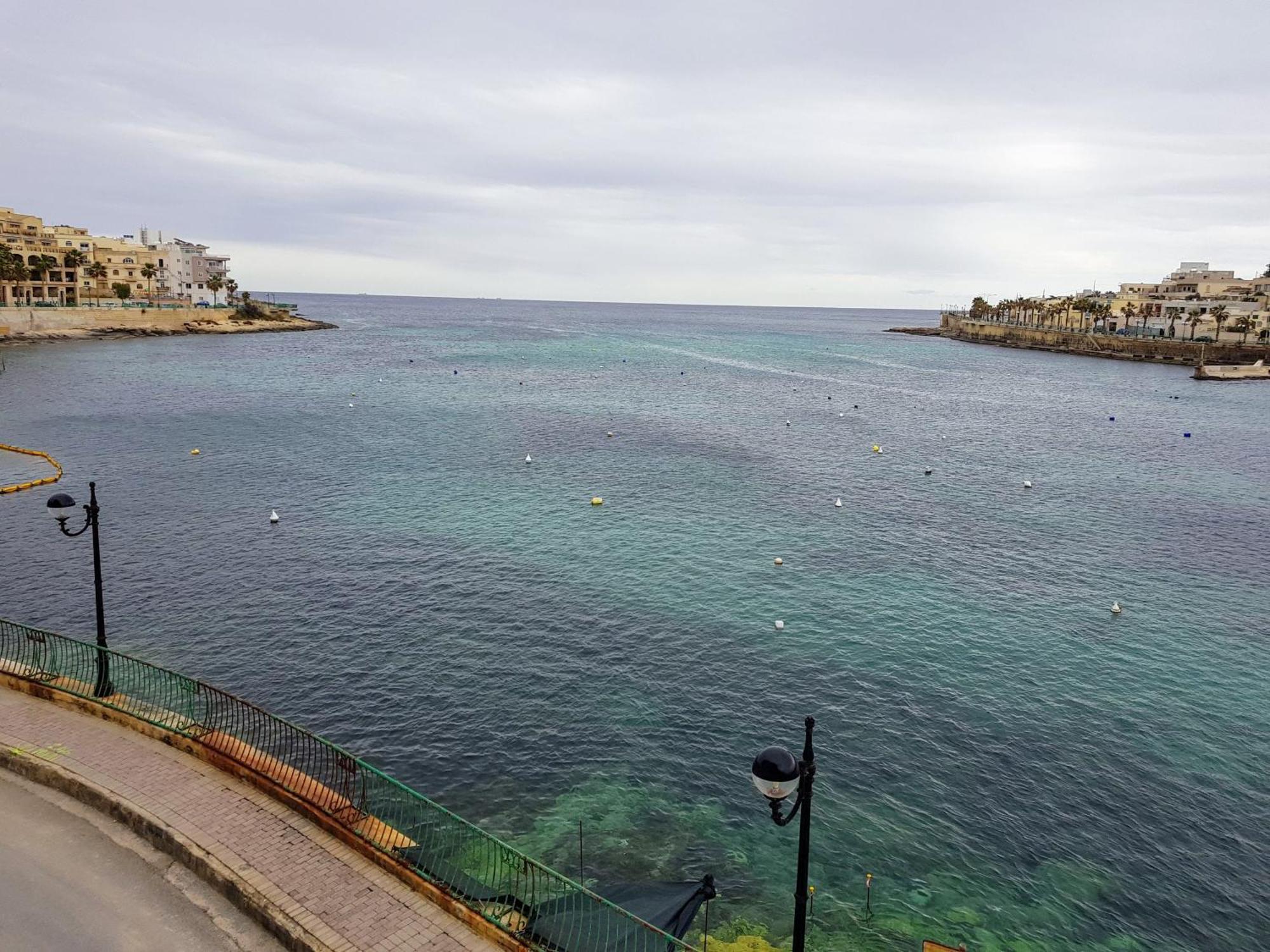 Riviera Holiday Apartments - Seafront - Wifi Marsaskala Room photo